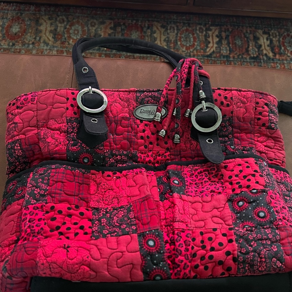 Beautiful Donna Sharp Elaina Tote